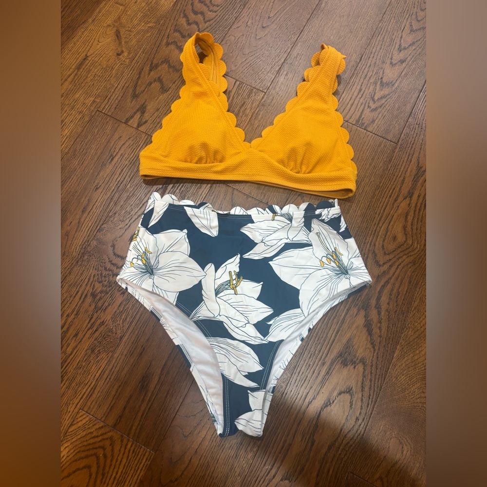Cupshe yellow and floral print two piece swimsuit Large